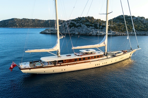 2026 Ares Yachts