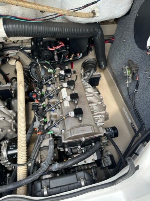 2012 Yamaha Boats 242 Limited - 24