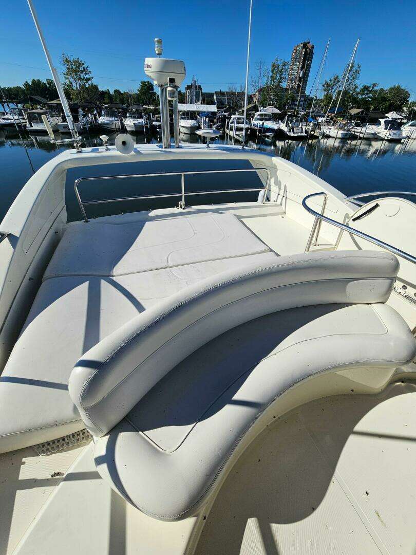 2003 Azimut 46 Motor Yacht - Image 9