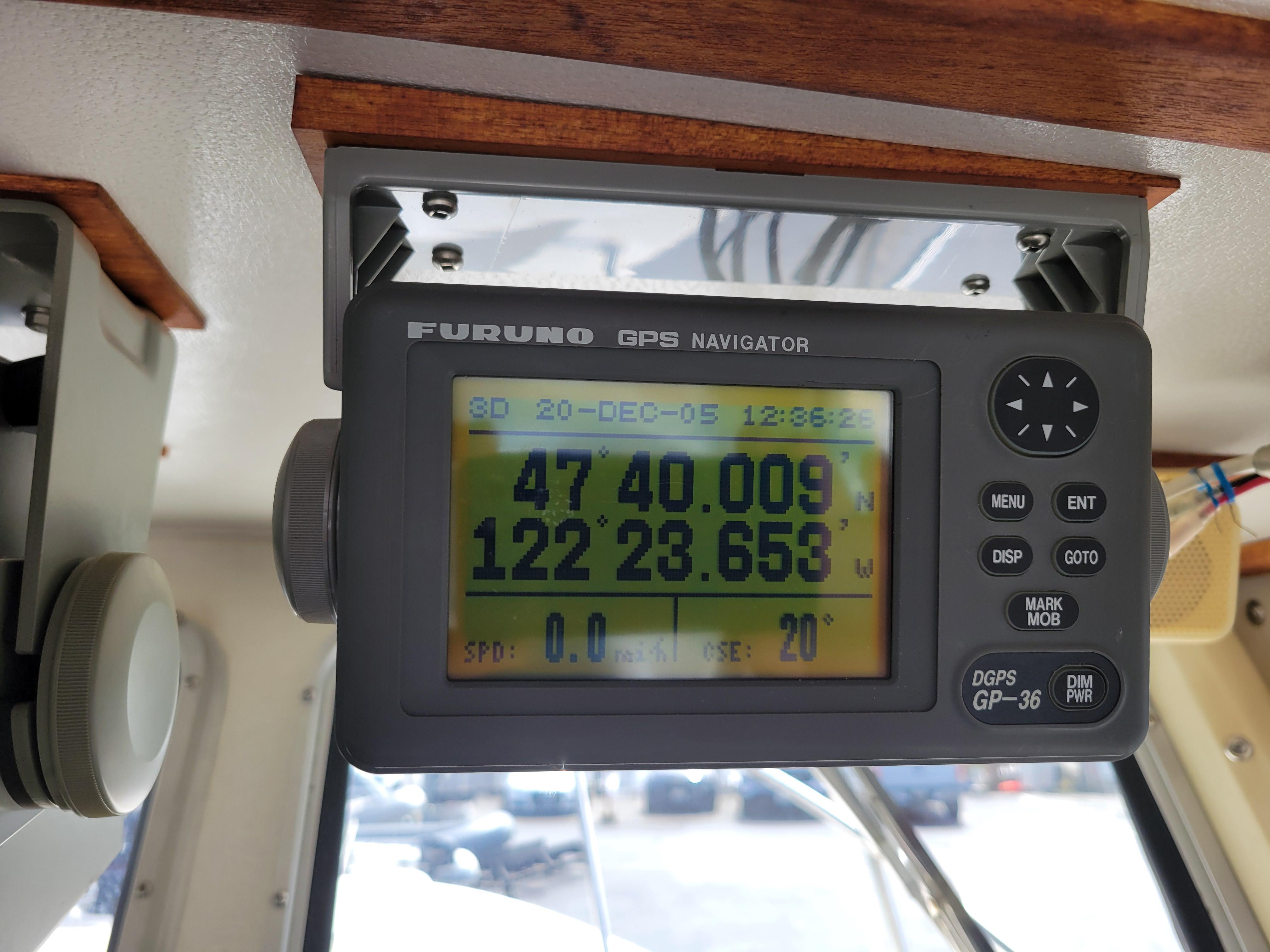 Furuno GPS navigator displaying coordinates on a 1999 SeaSport 2400 XL Limited boat.