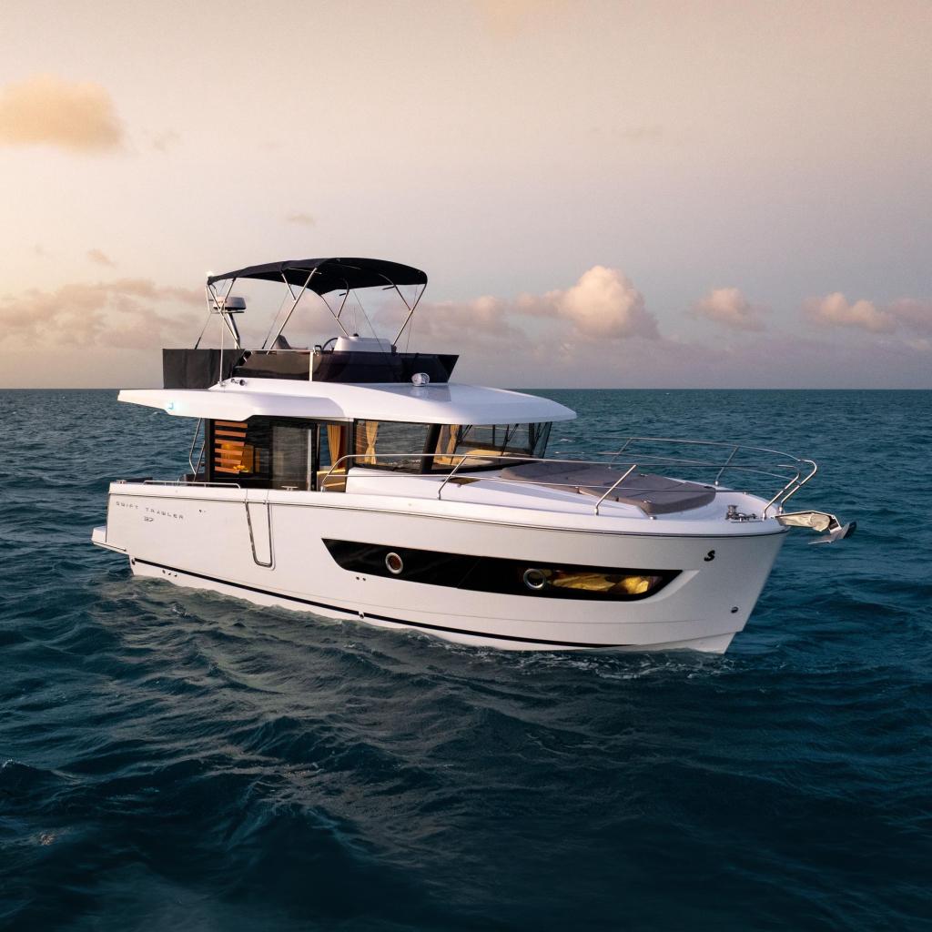 2026 Beneteau Swift Trawler 37 Fly