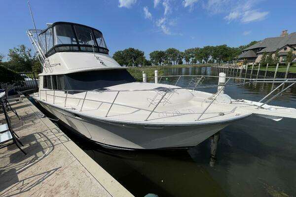 1989 Silverton 37 Convertible
