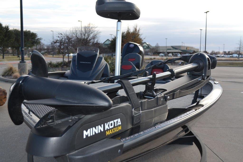 2025 Tracker Savage 215 boat with Minn Kota Maxxum trolling motor.