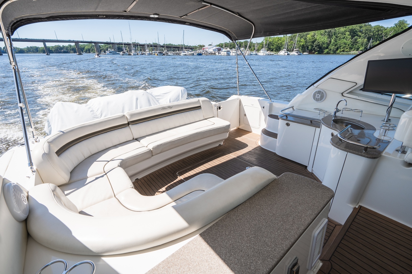 2005 Sea Ray 480 Motor Yacht - Image 17