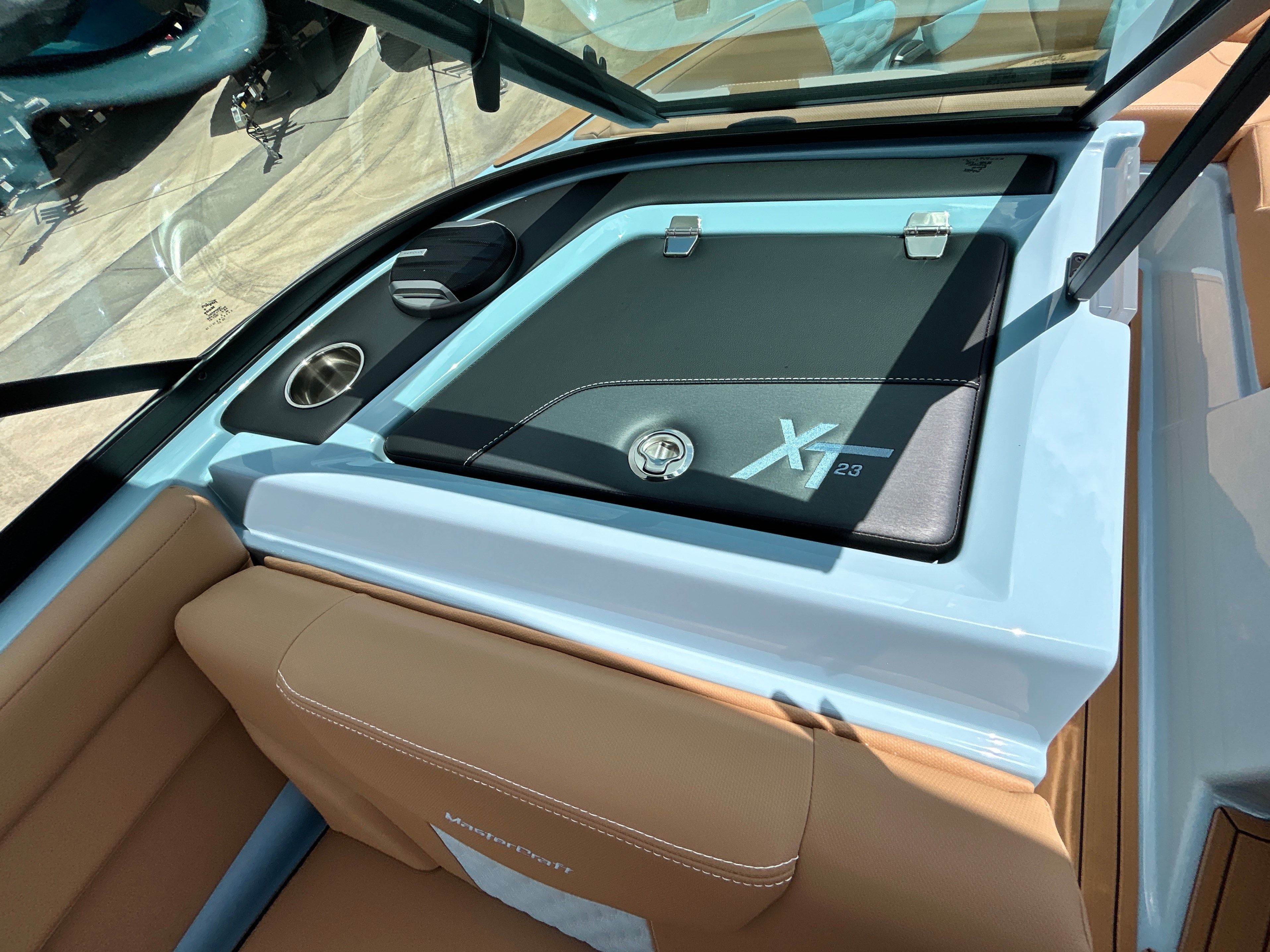 2026 MasterCraft XT23 - 33