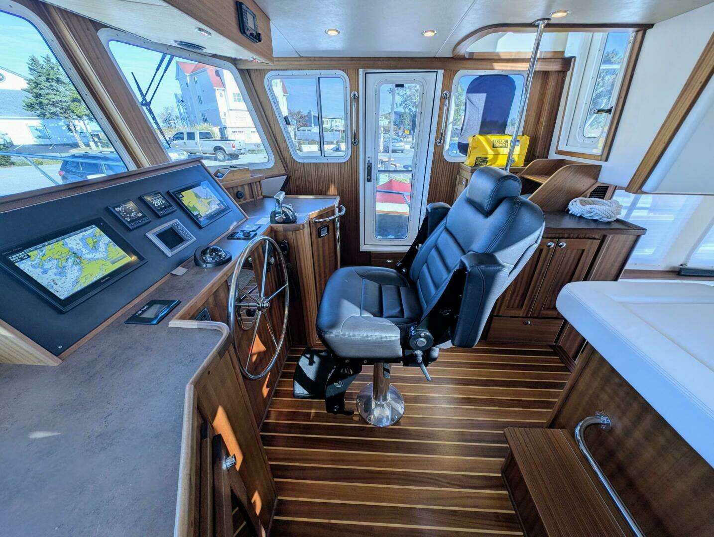 2015 American Tug — - Image 21