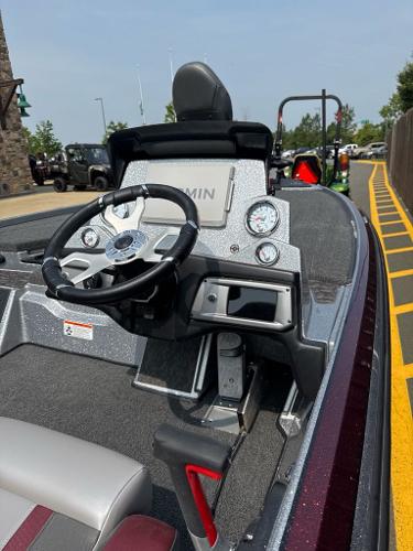 2025 Nitro Z20 XL Pro boat dashboard with steering wheel and gauges.