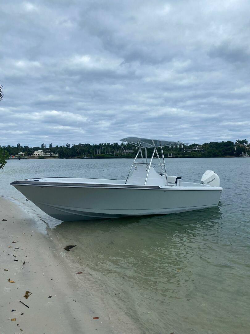 1988 Intrepid 245 Center Console