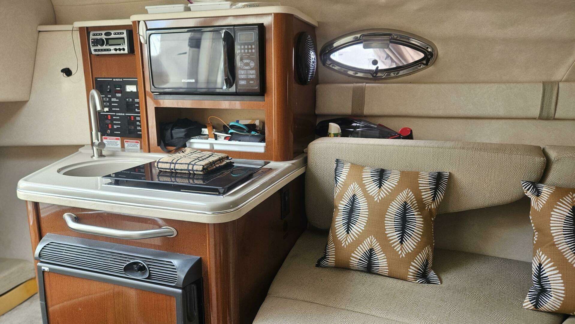 2008 Sea Ray 240 Sundancer - Image 27