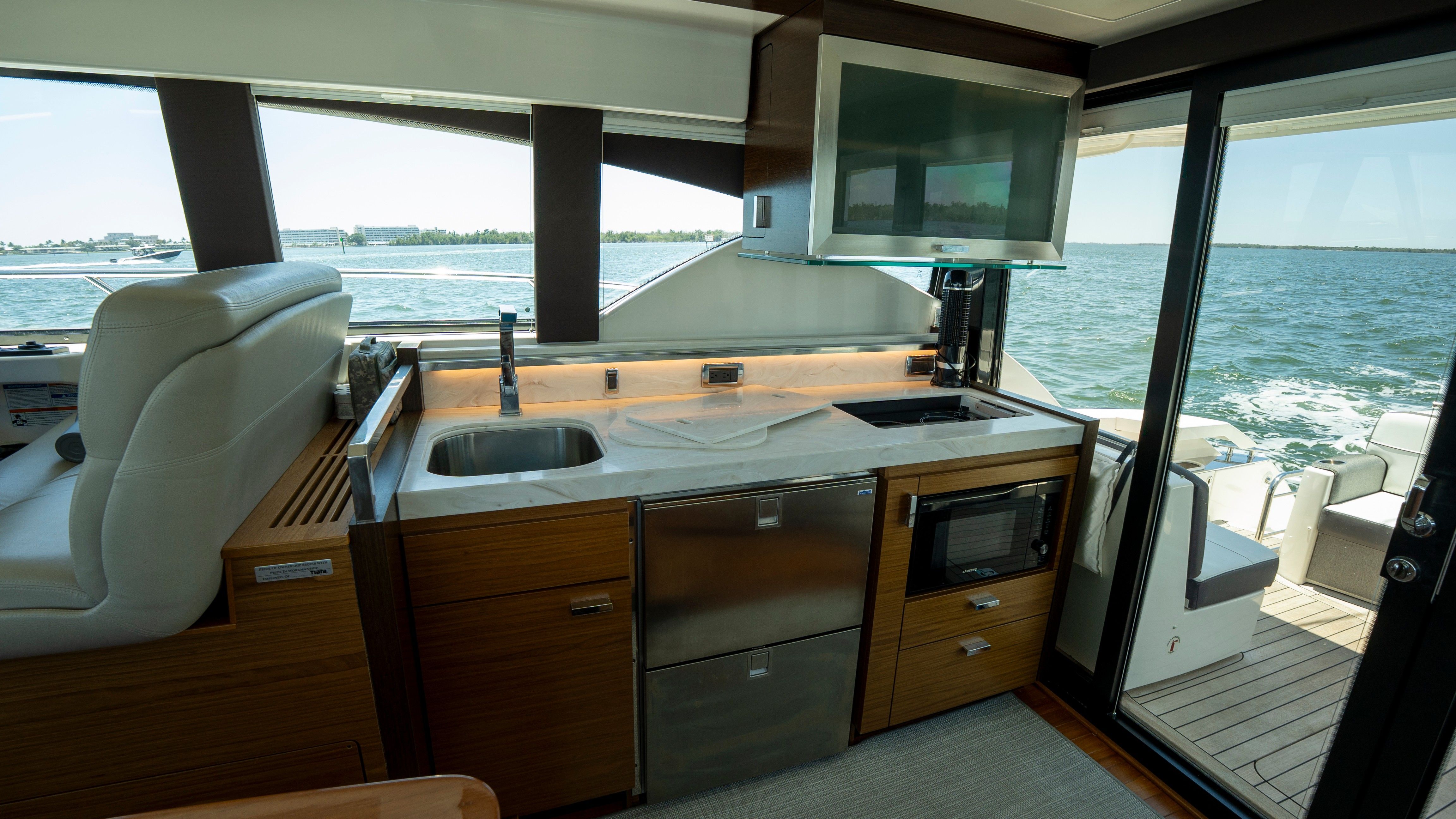 2018 Tiara Yachts 44 Coupe - 23