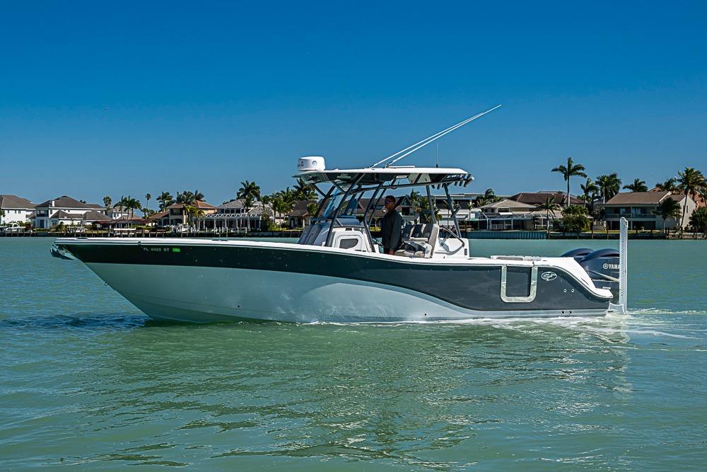 2018 Sea Fox 328 Commander