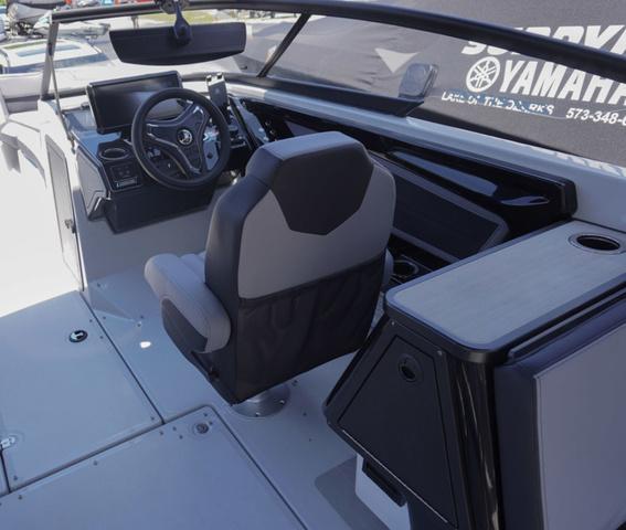 2025 Yamaha Boats 255XD - 13