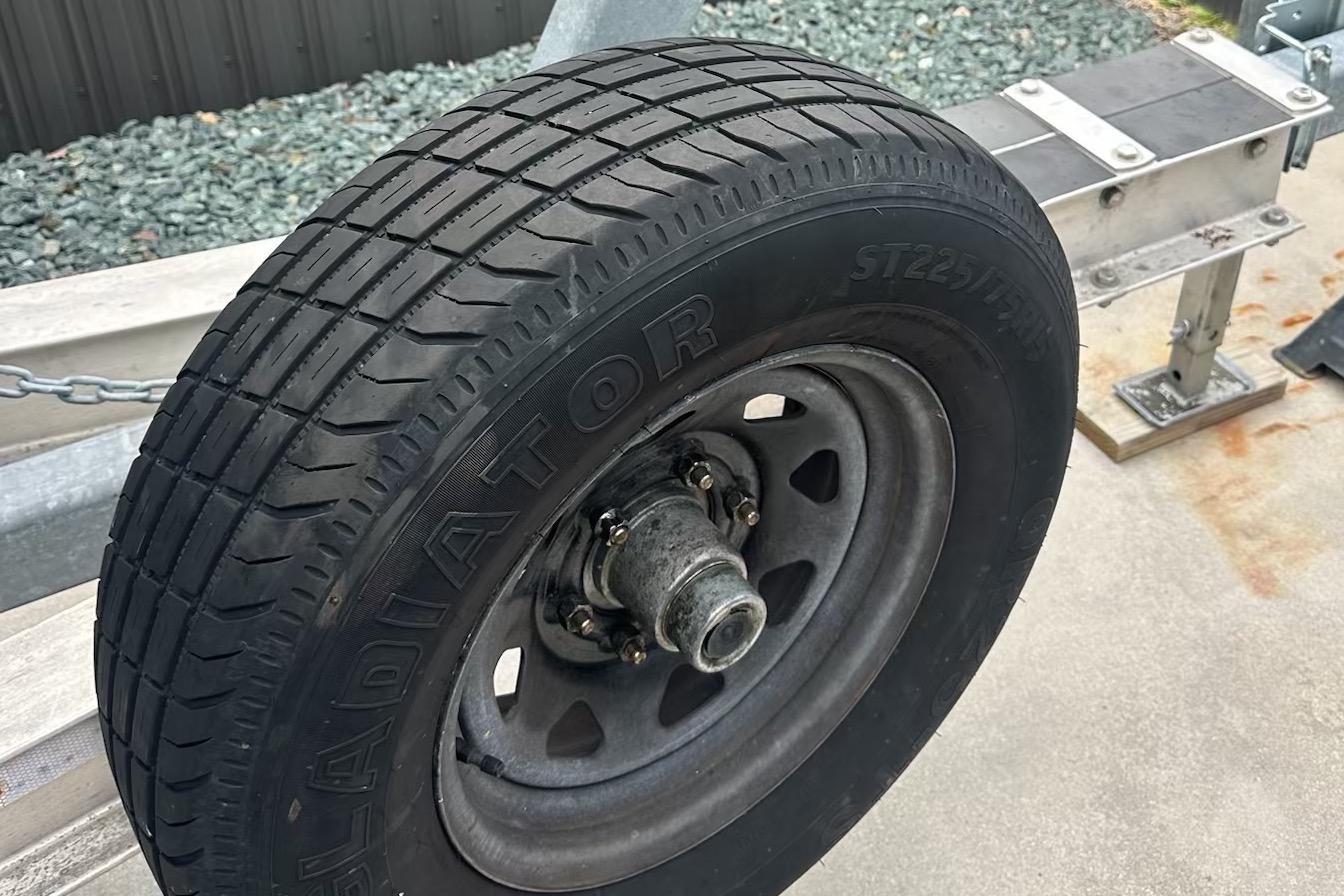 Trailer tire for 2019 Sea Hunt Gamefish 25, featuring Gladiator ST225/75R15.