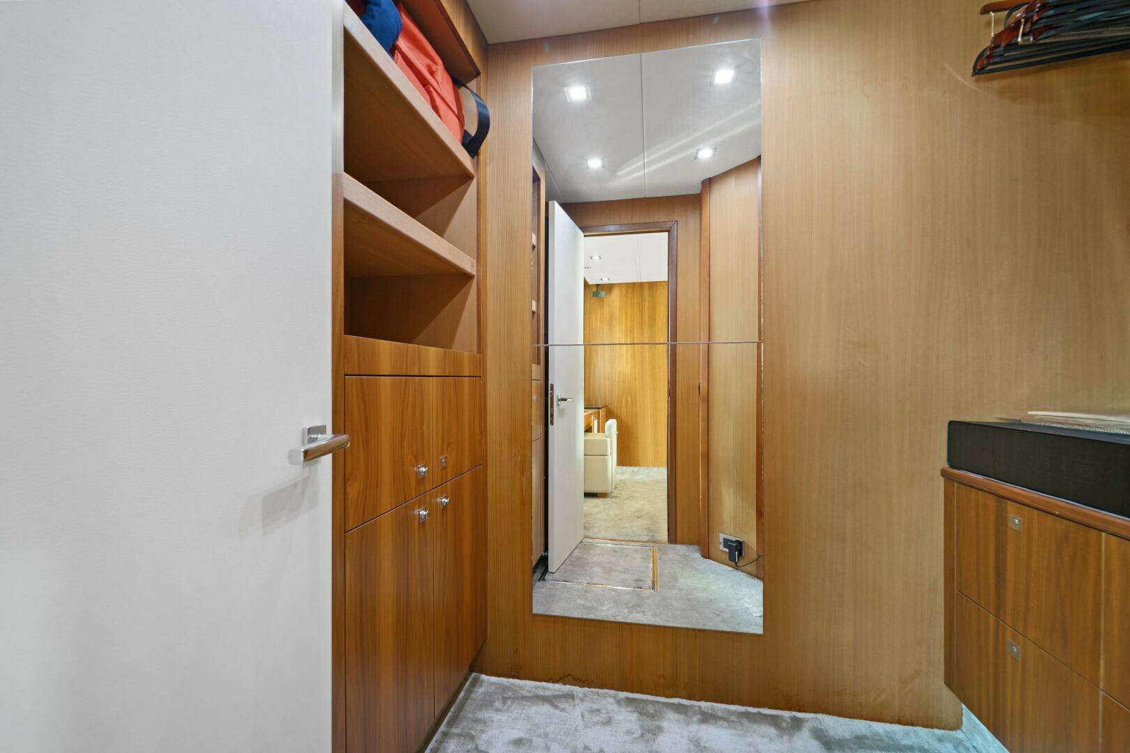 2013 Sunseeker Predator 84 - Image 26