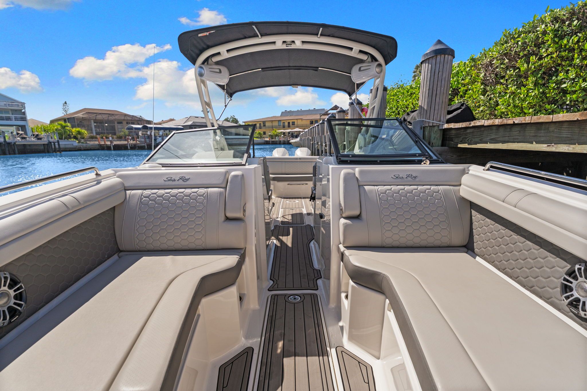2023 Sea Ray SDX 290 Outboard - 11