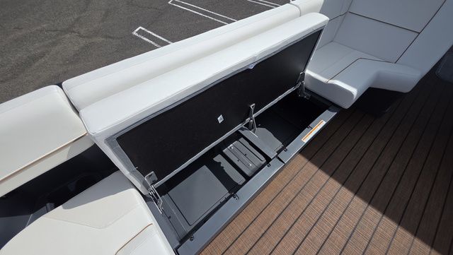 2025 Manitou 26' Explore 6' Max Deck With Dual 150hp Motors - 51