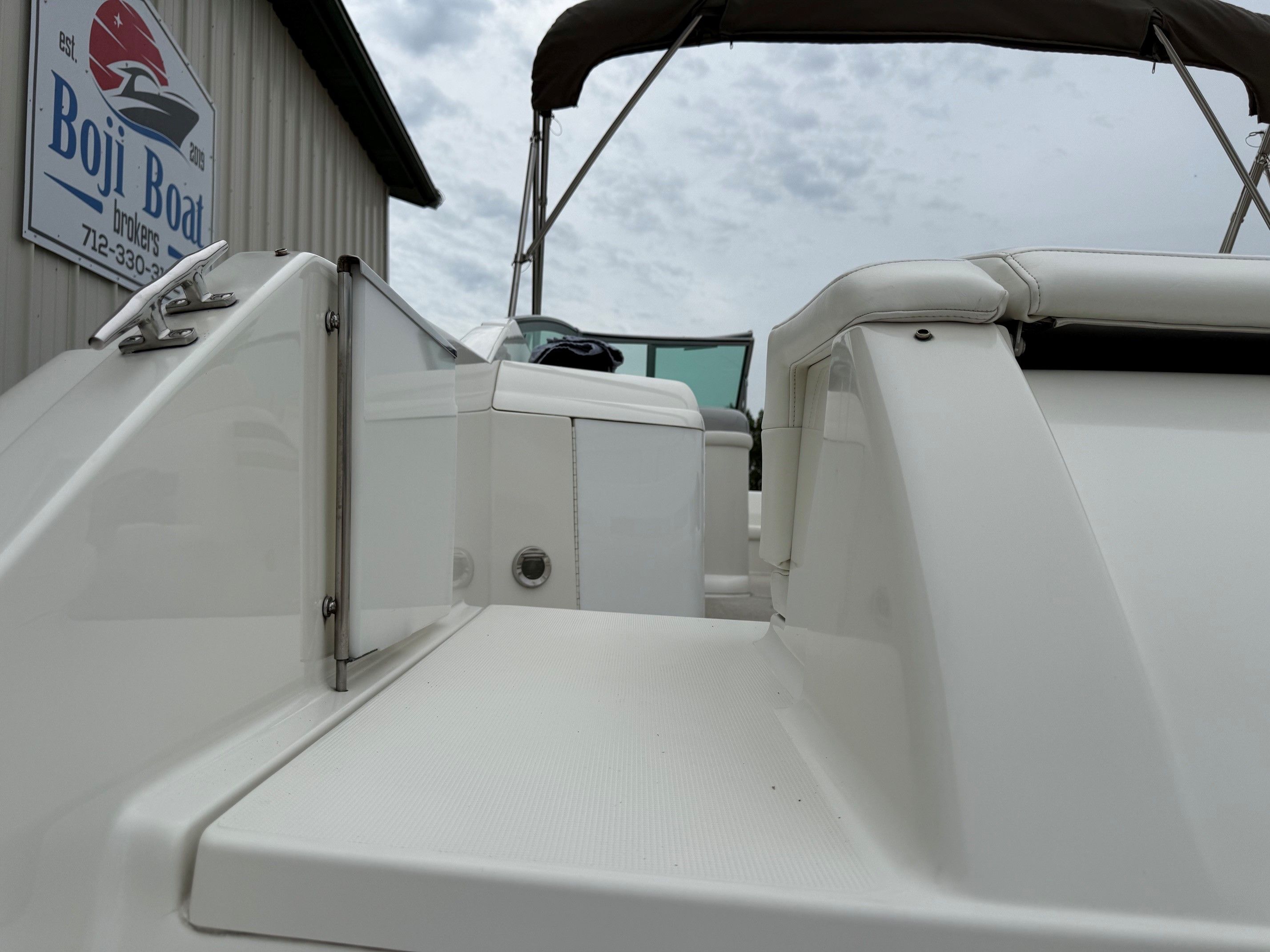 1998 Formula Thunderbird boat at Boji Boat Brokers.