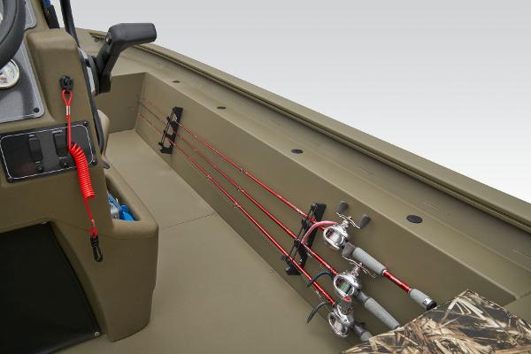 2024 Tracker Grizzly 1860 CC - 17