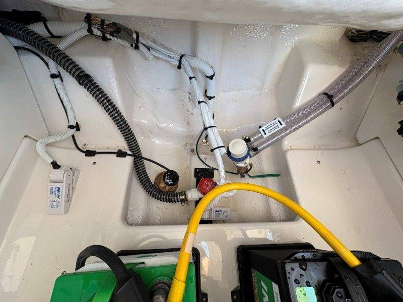 2026 Robalo R230 Center Console - 14