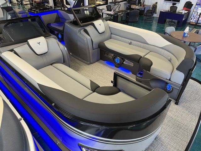 2026 Tahoe LTZ - 23 FT Elite Windshield - 3