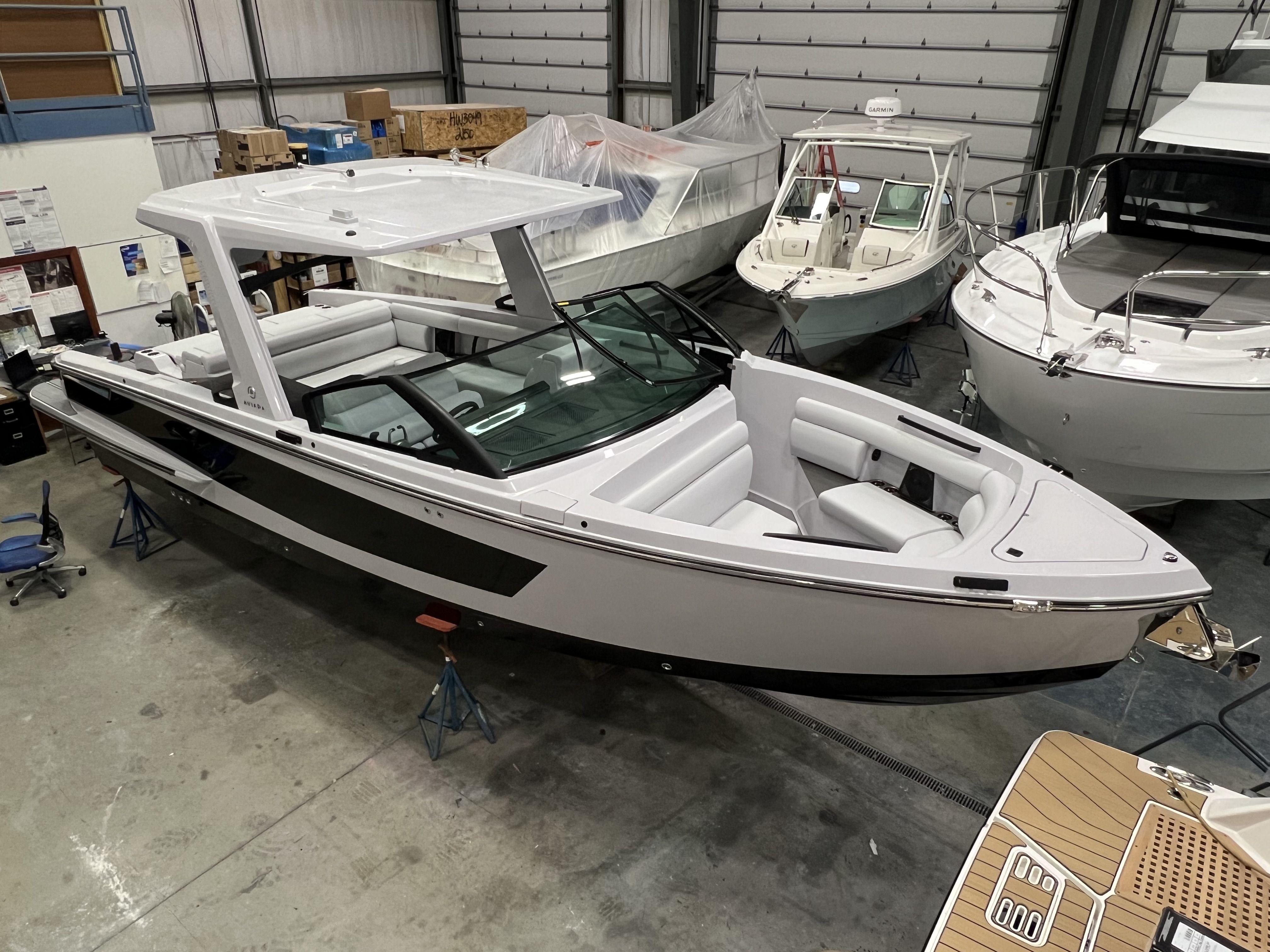 2024 Aviara AV32
