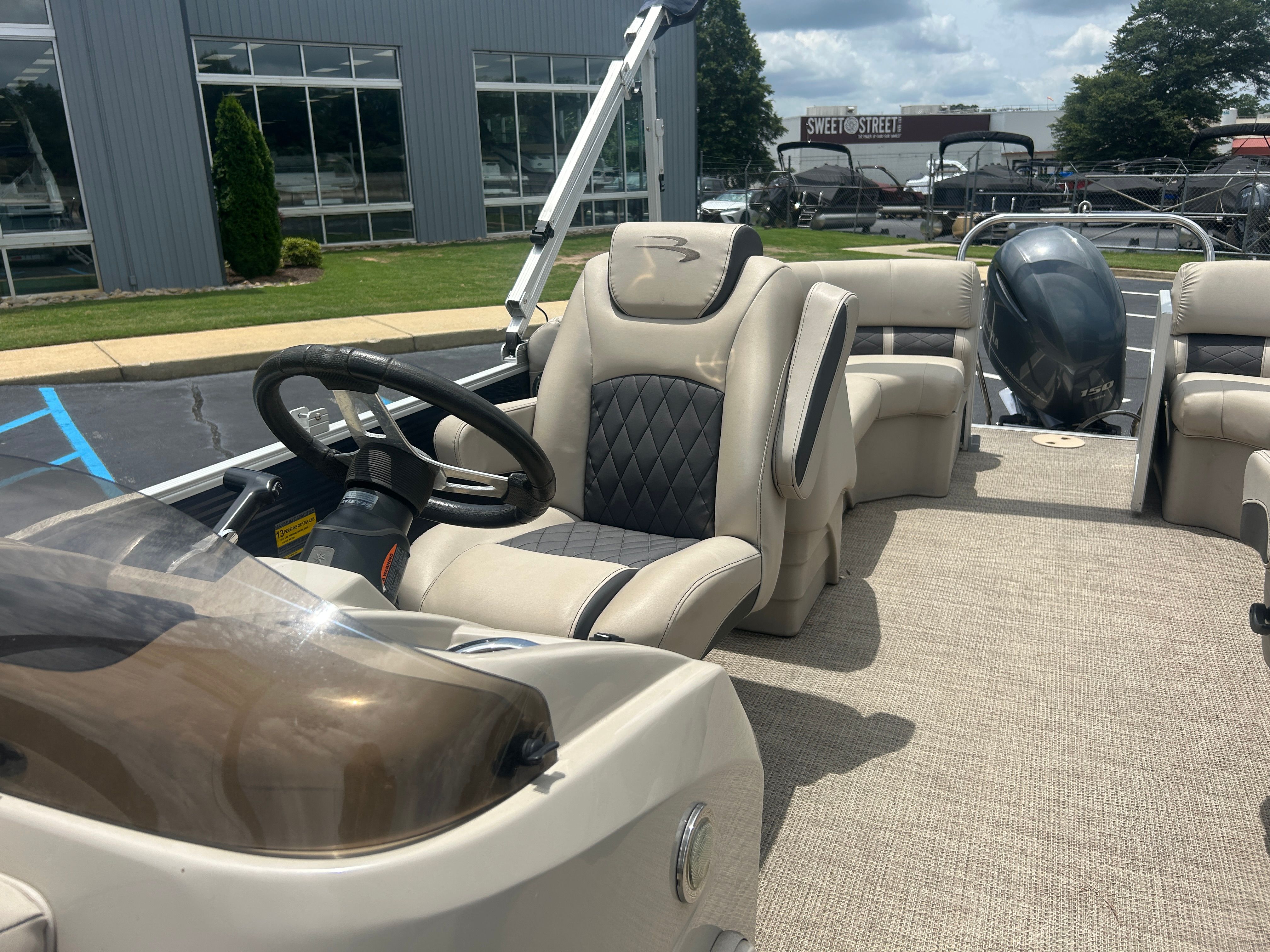 2019 Bennington SX22 Stern Radius - 14