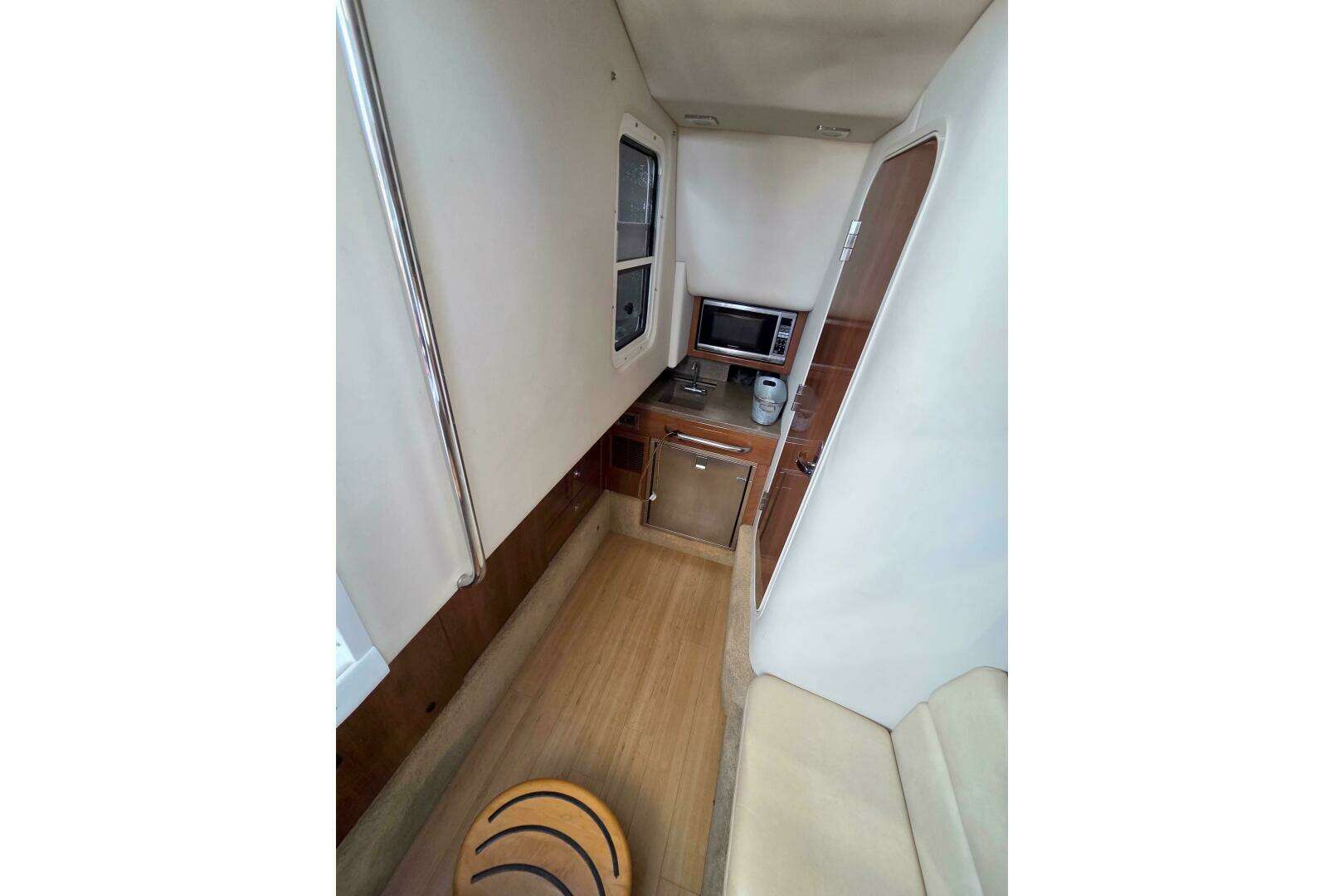 2015 Formula 350 Crossover Bowrider - Image 31