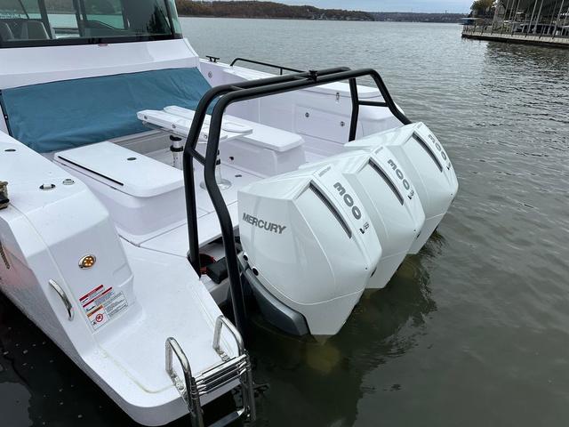 2024 Axopar 45 XC Cross Cabin - 4