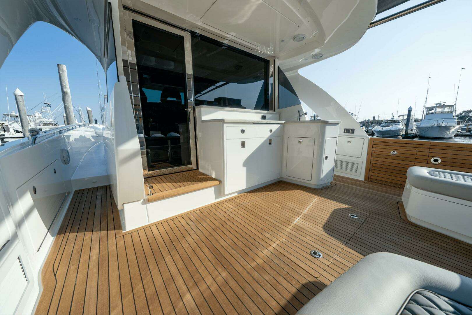 2027 Valhalla Boatworks V55 Sport Yacht - Image 25