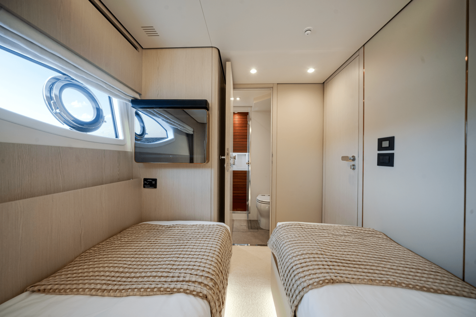 2026 Azimut Fly 78 - Image 61