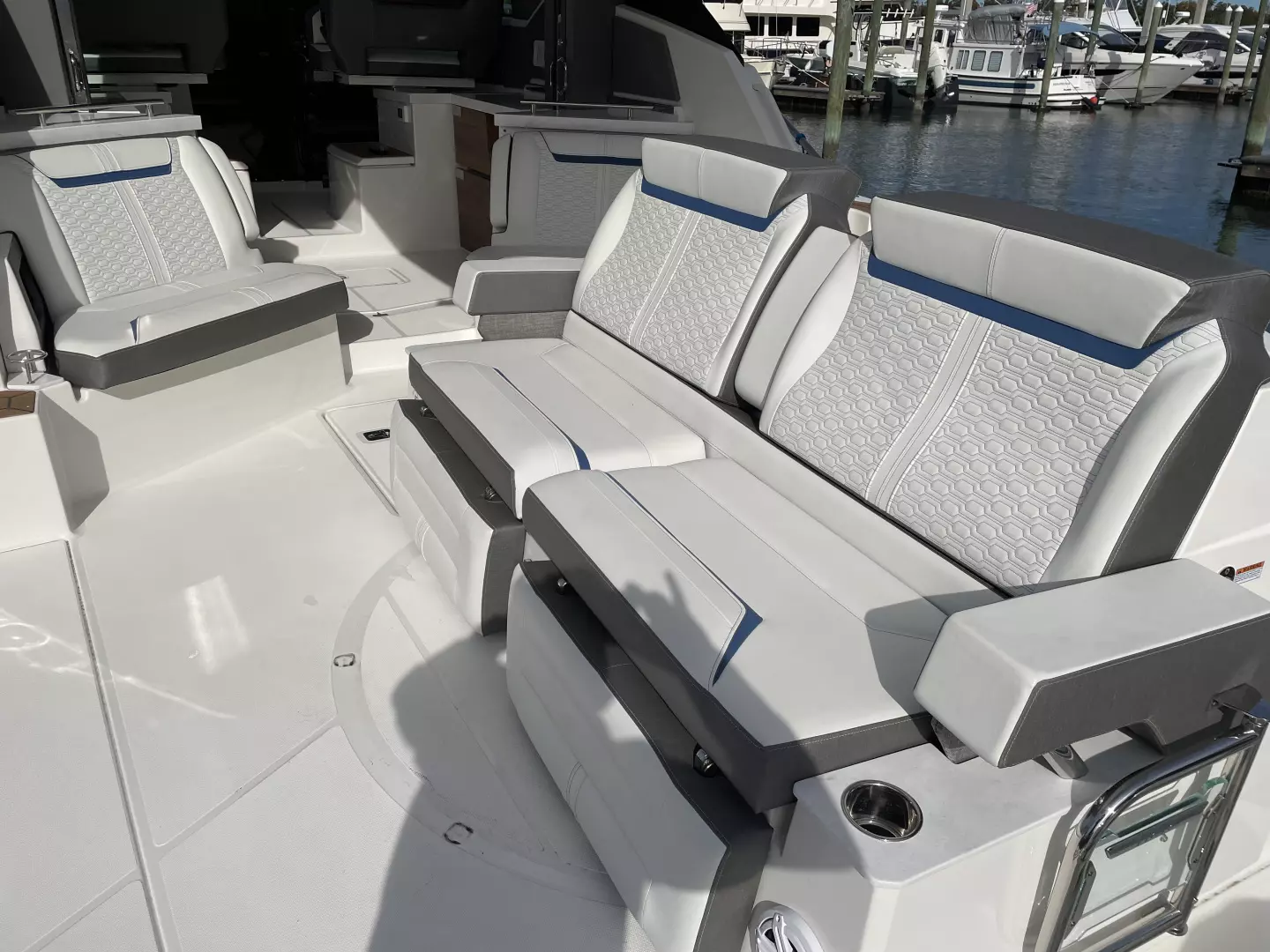 2021 Tiara Yachts 43 LE - Image 16