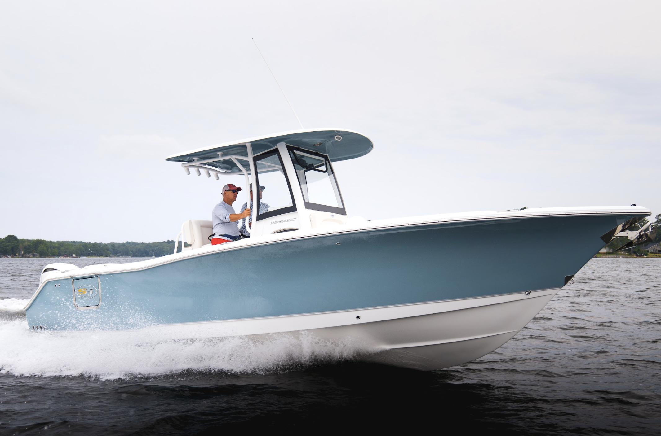 2025 Sea Hunt Ultra 275 SE boat cruising on water.
