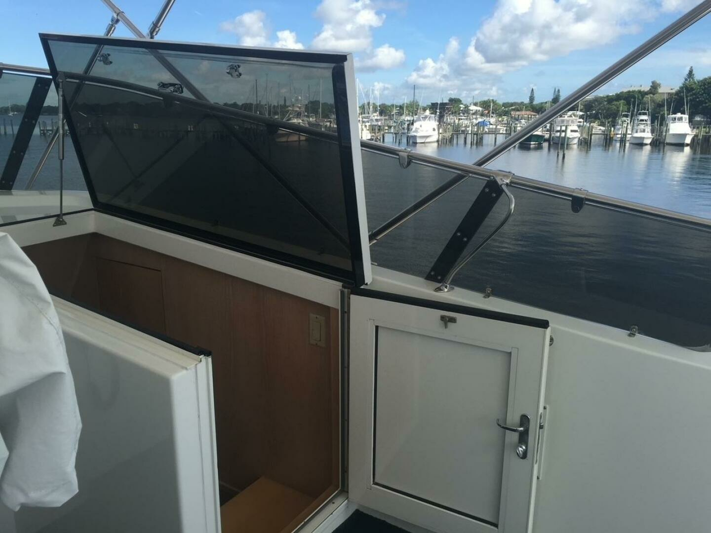 1994 Hatteras 70 Cockpit Motor Yacht - Image 23