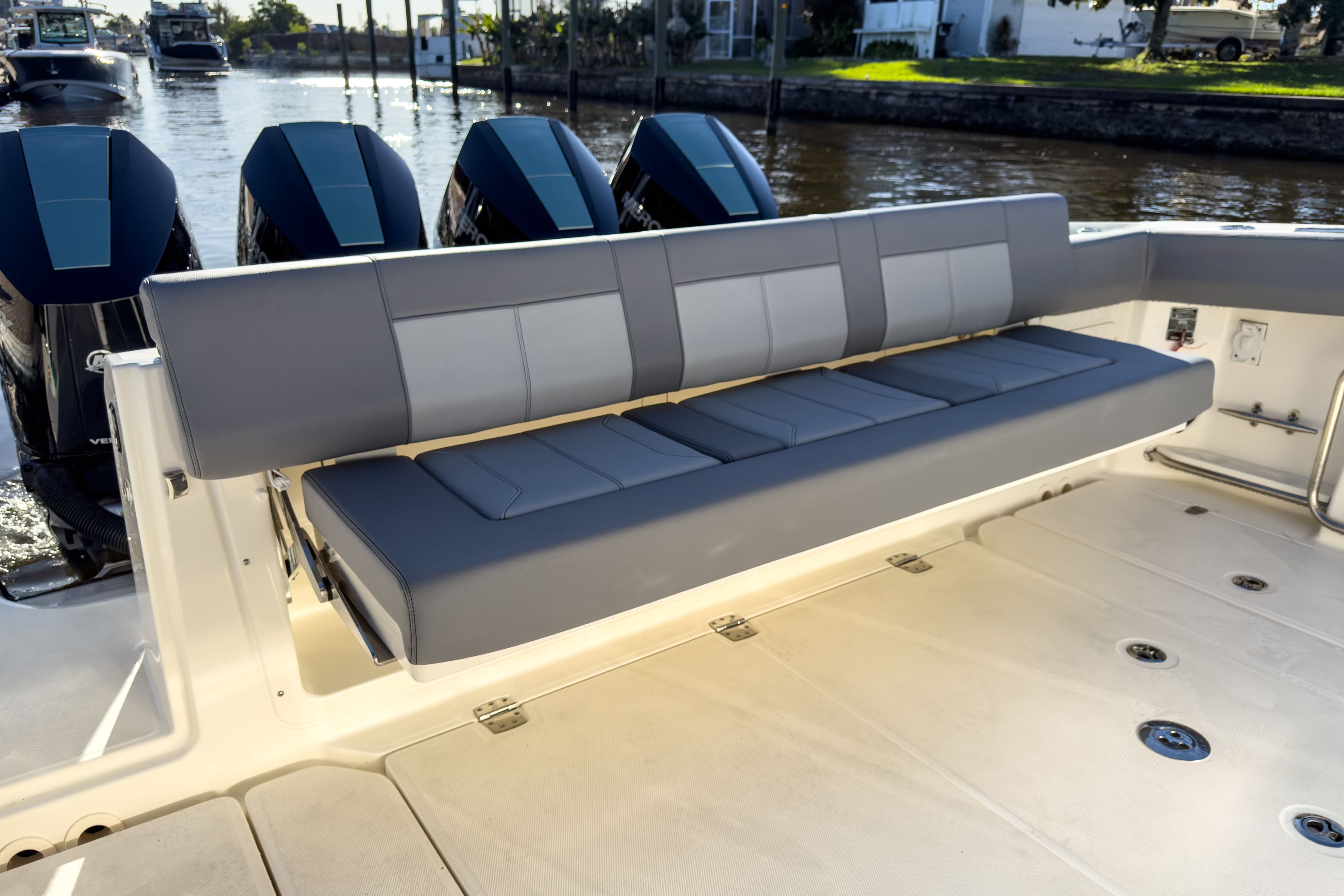 2026 Boston Whaler 420 Outrage - 7