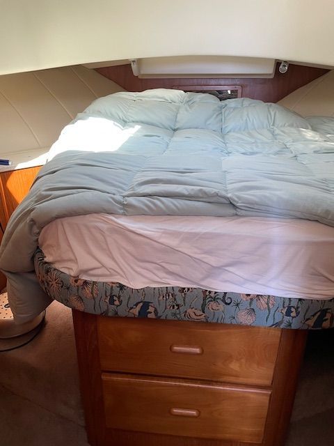 1999 Mainship 390 Trawler - 34
