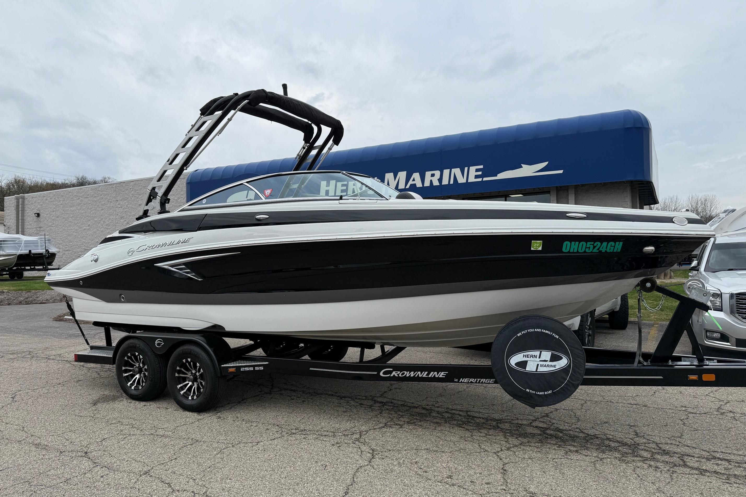 2022 Crownline 255 SS