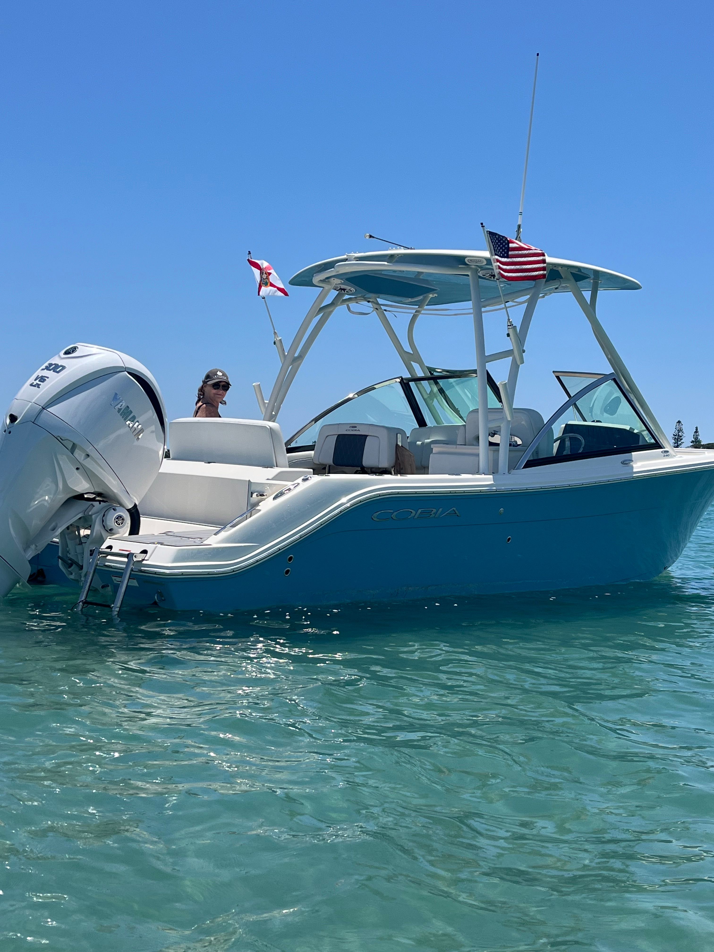 2022 Cobia 240 Dual Console - 10