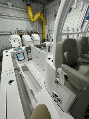 2024 Sportsman Open 352 Center Console - 33