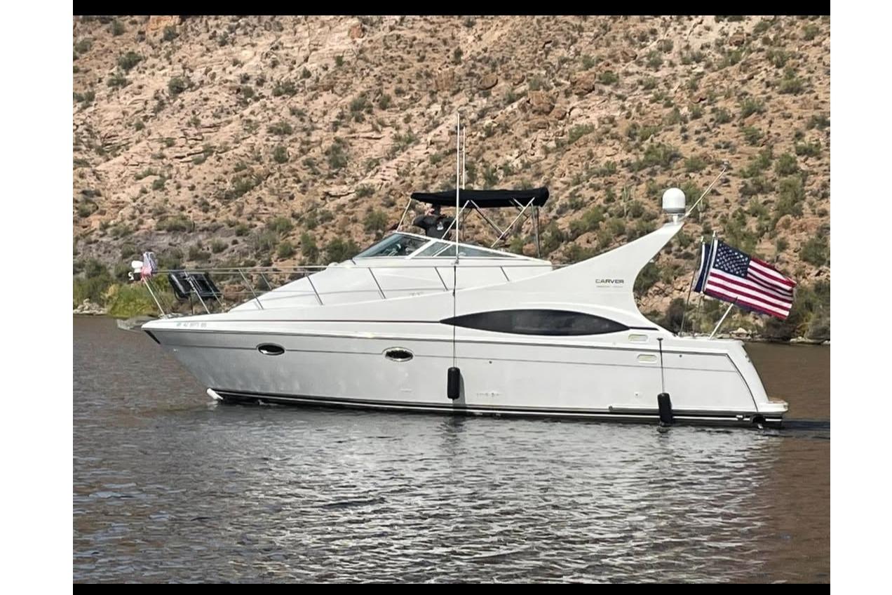 2001 Carver 350 Mariner