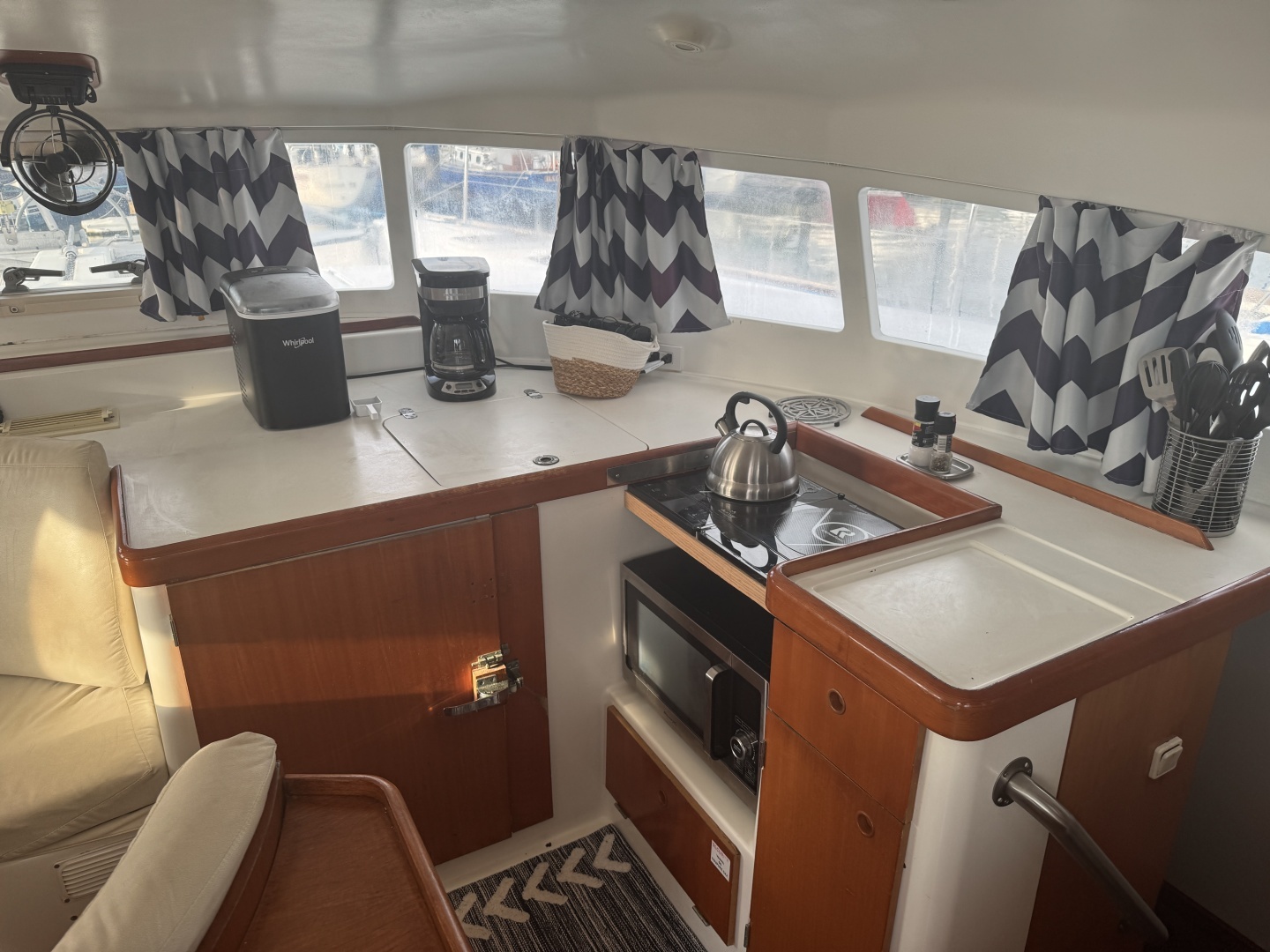 2004 Lagoon 410 S2 - Image 8