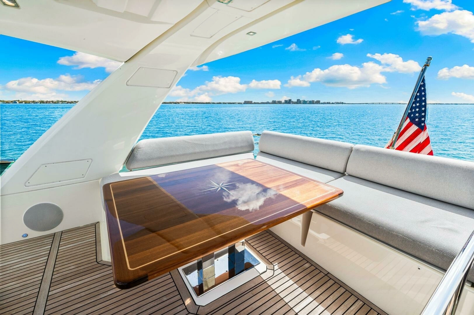 2019 Prestige 630 Flybridge - Image 12