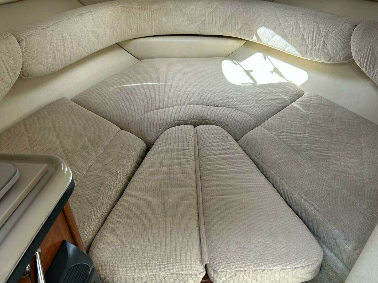 2007 Sea Ray 240 Sundancer - Image 5