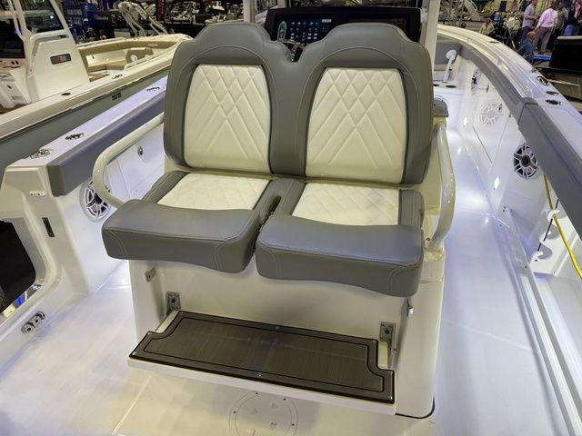 2026 Everglades 285 Center Console - 15