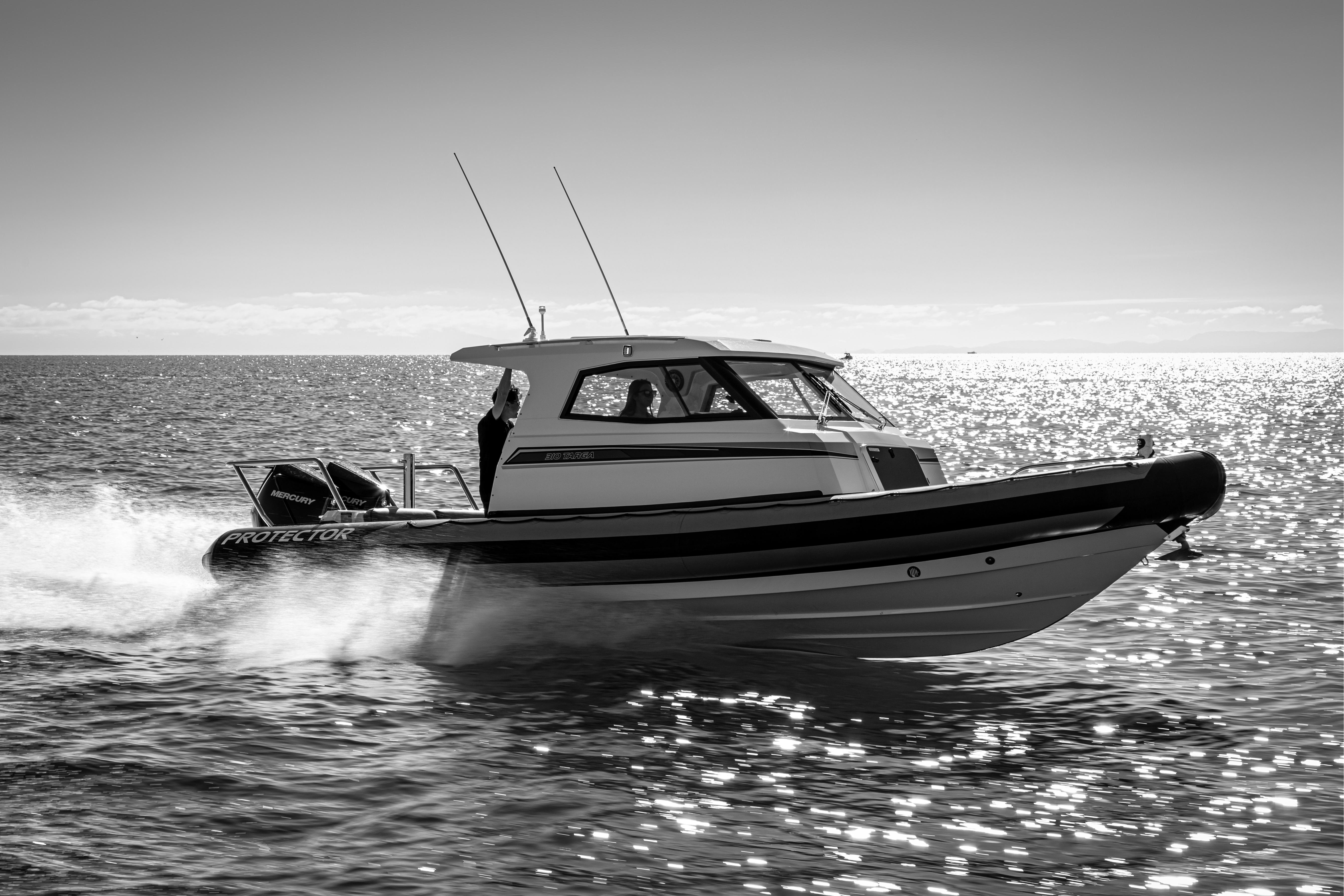 2020 Protector 310 Targa