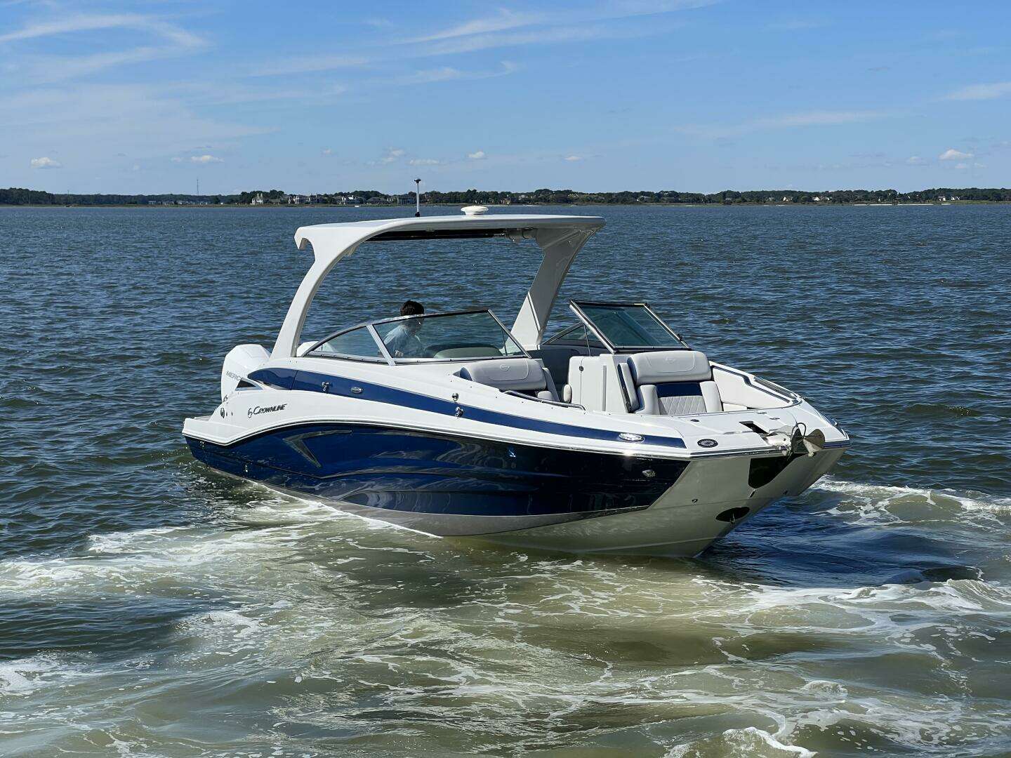 2022 Crownline E305 XS - Image 4