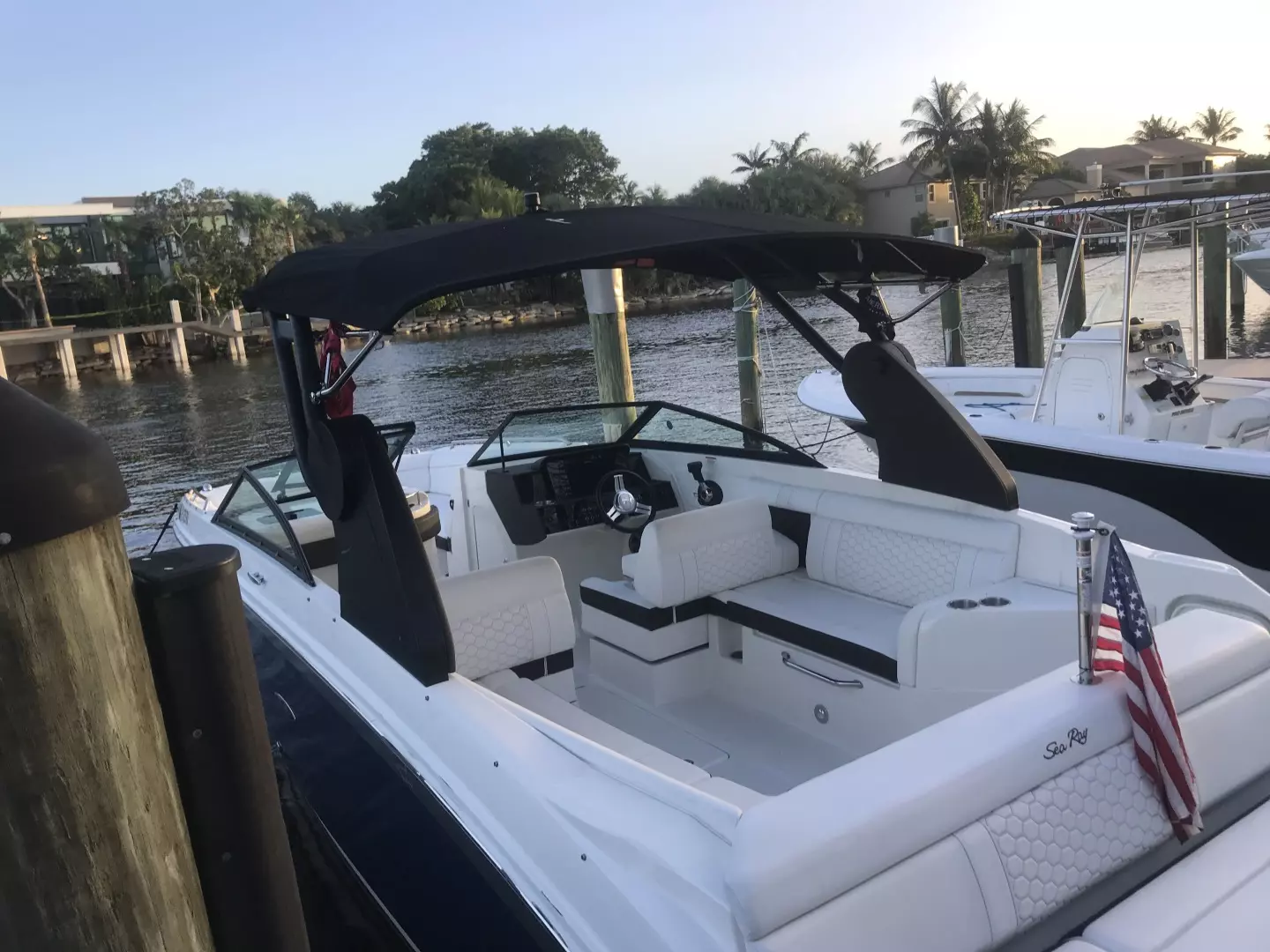 2019 Sea Ray SDX 270 Outboard - Image 9