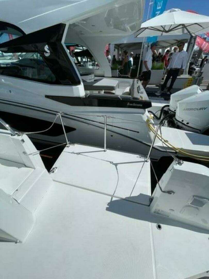 2026 Beneteau Antares 11 Fly - Image 12