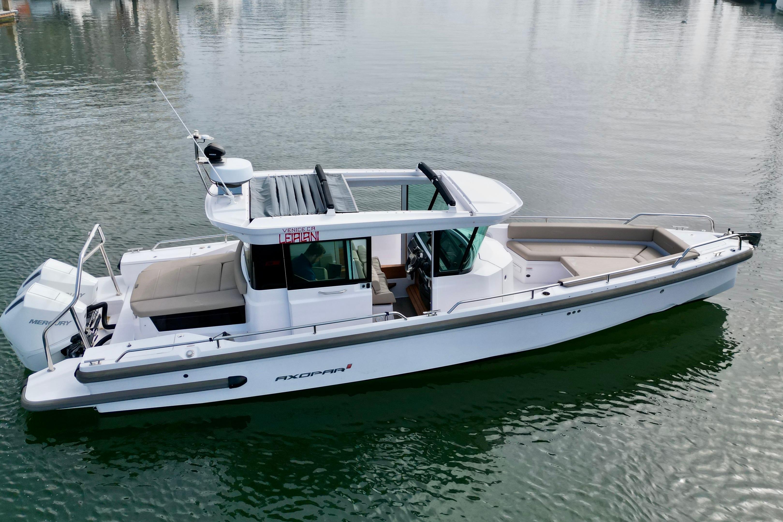2023 Axopar 28 Cabin