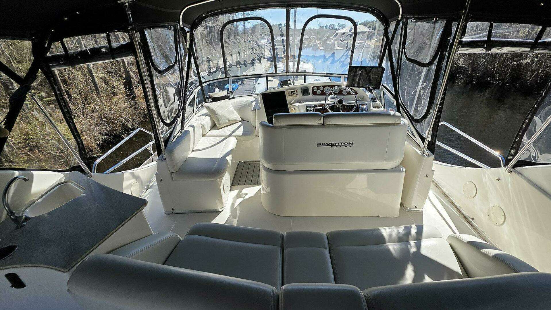 2001 Silverton 410 Sport Bridge - Image 30