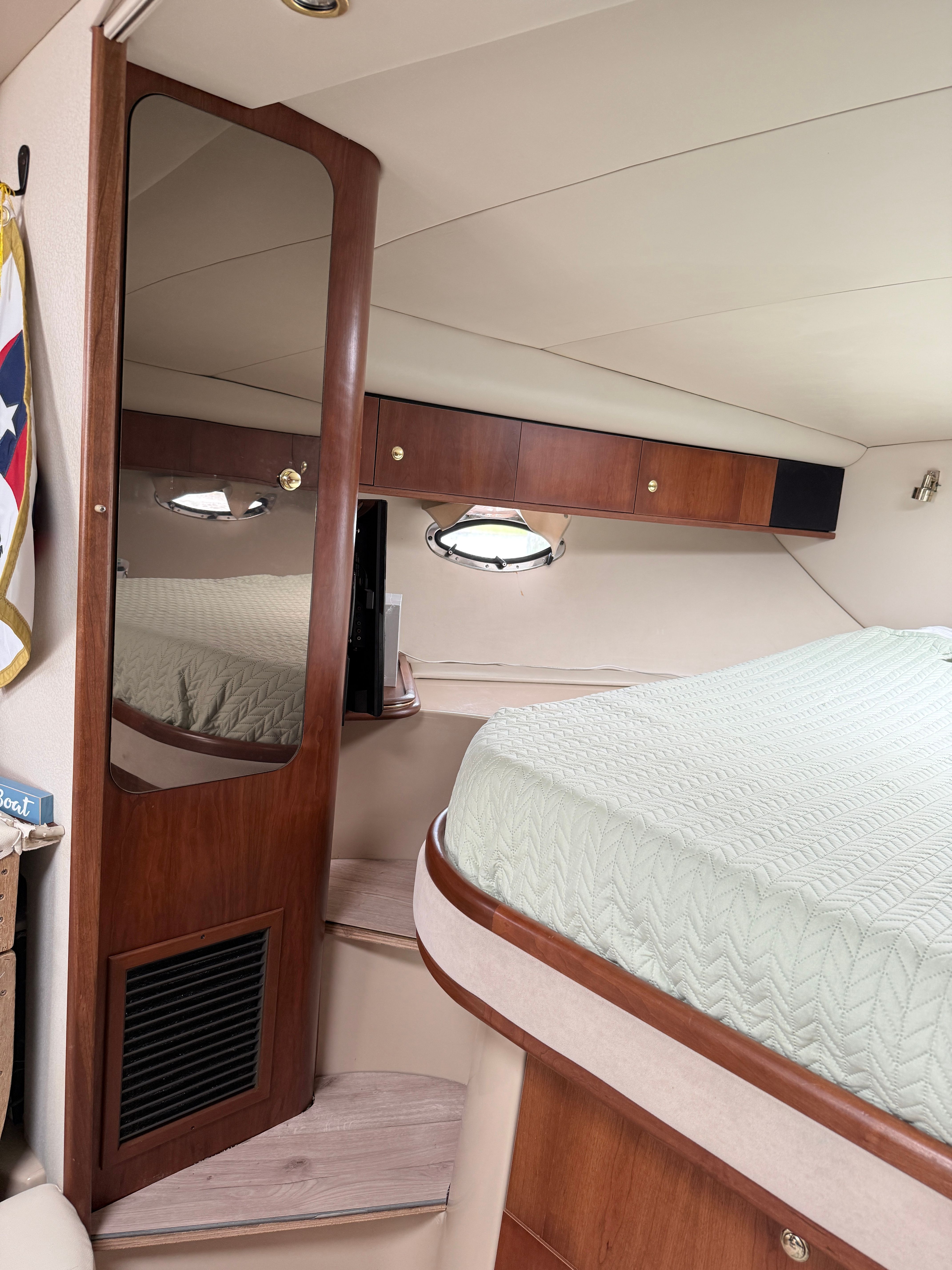1999 Cruisers Yachts 3870 Esprit - 11